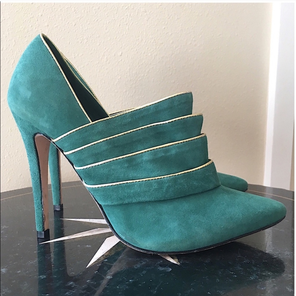 Alice & Olive suede boots heels booties